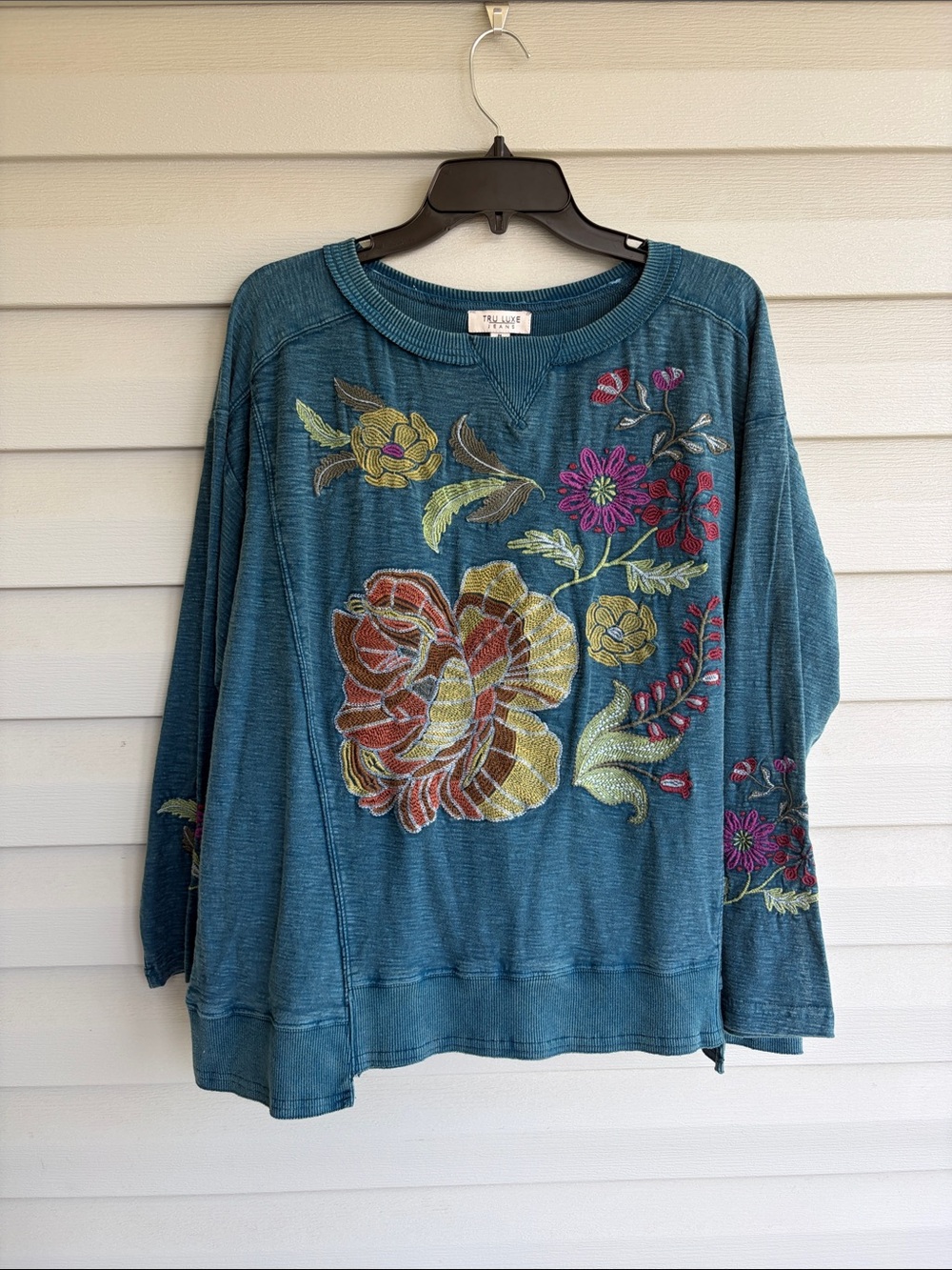 NWT Tru Luxe Teal Floral Embroidered Long-Sleeve Top